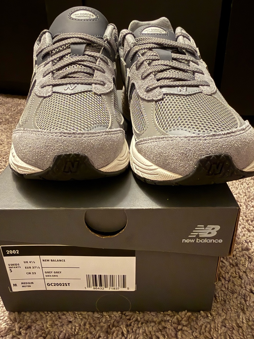 New Balance Big Kids 2002 Sneakers Grey Size 5